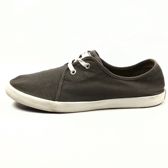 white high top baby walking shoes